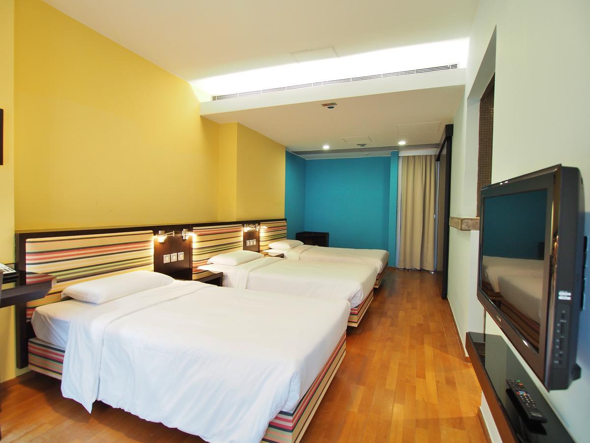 Y Loft 3* Гонконг